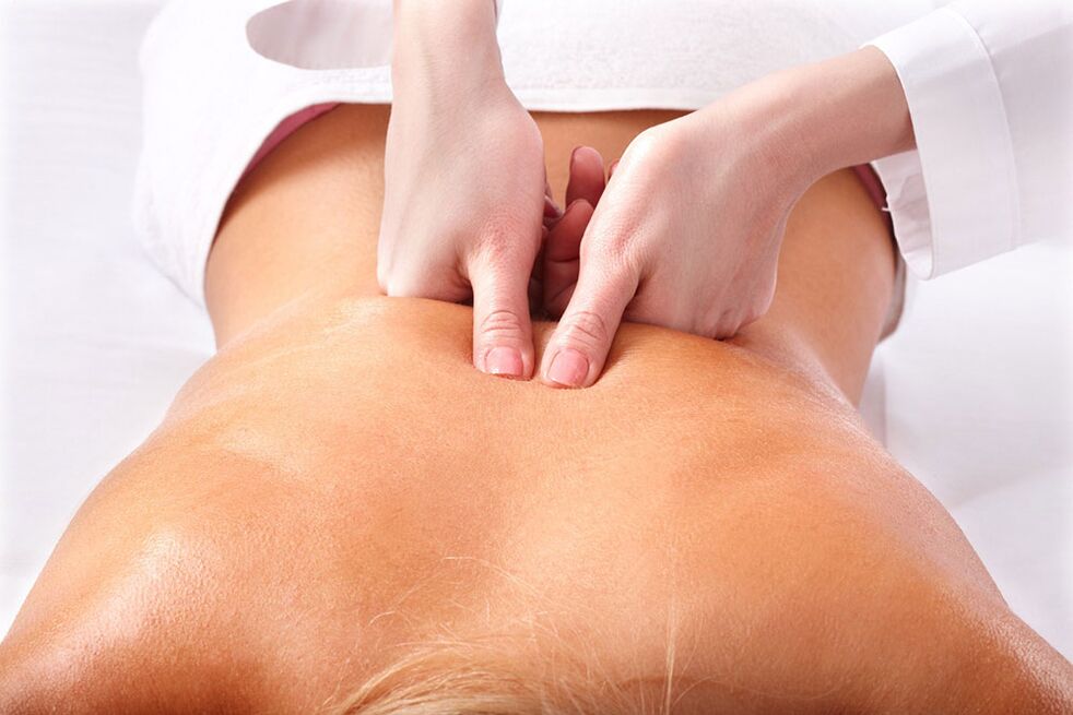 масаж при болки в гърба